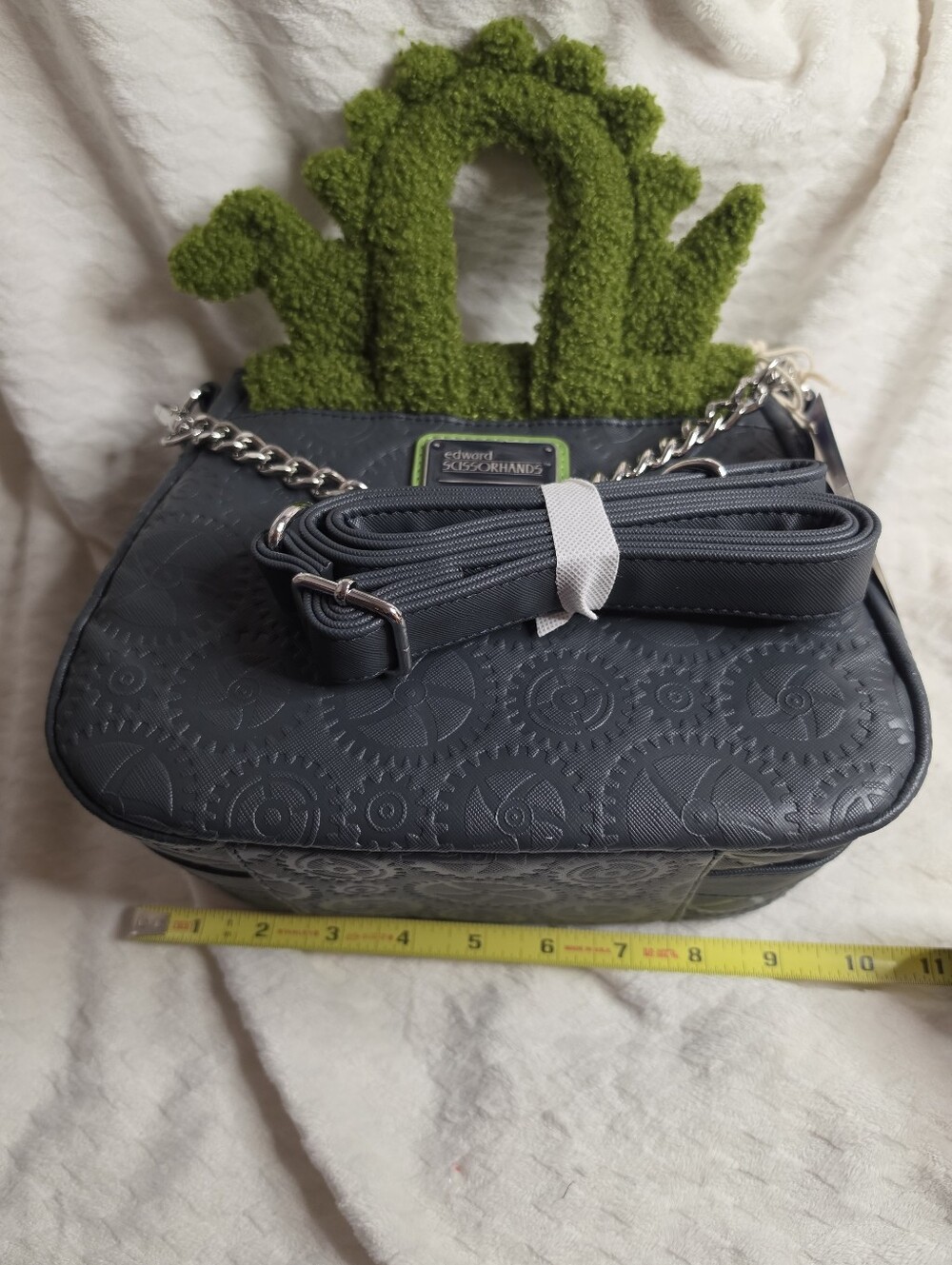 EDWARD SCISSORHANDS CROSSBODY SHERPA Loungefly NWT - Picture 9 of 12